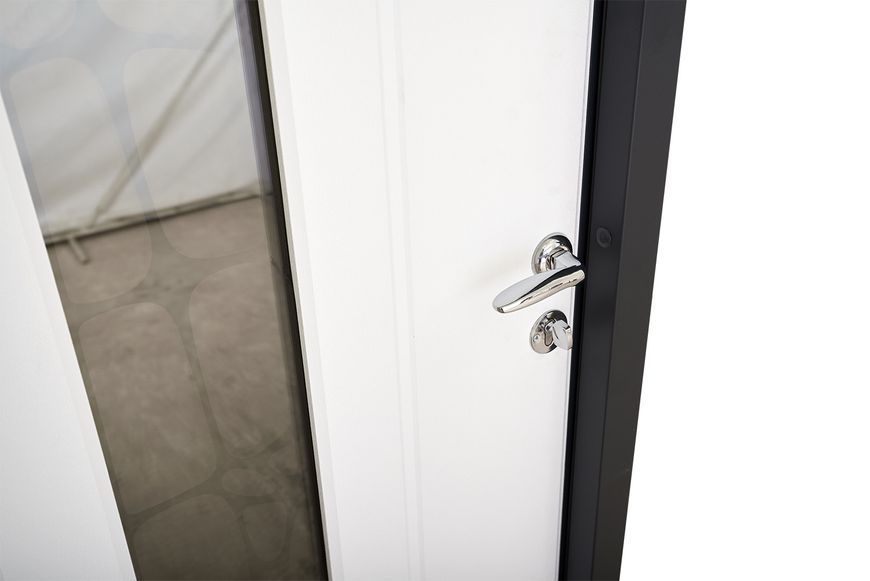 Вхідні двері модель Solid Glass комплектація Defender ABWEHR (408) 408 фото